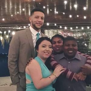 Meet your Posher, Devin